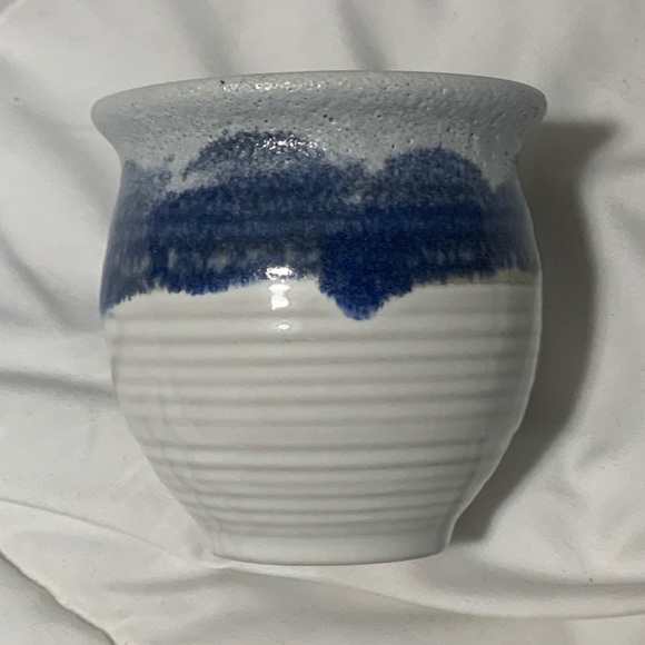 Tan and Blue Vintage Salt Glaze Handmade Unsigned Pottery Pot Vase - Picture 1 of 5